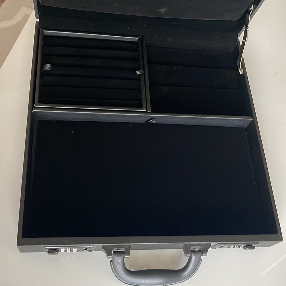 Jewelry Box With Code Black - Picture 4 of 14